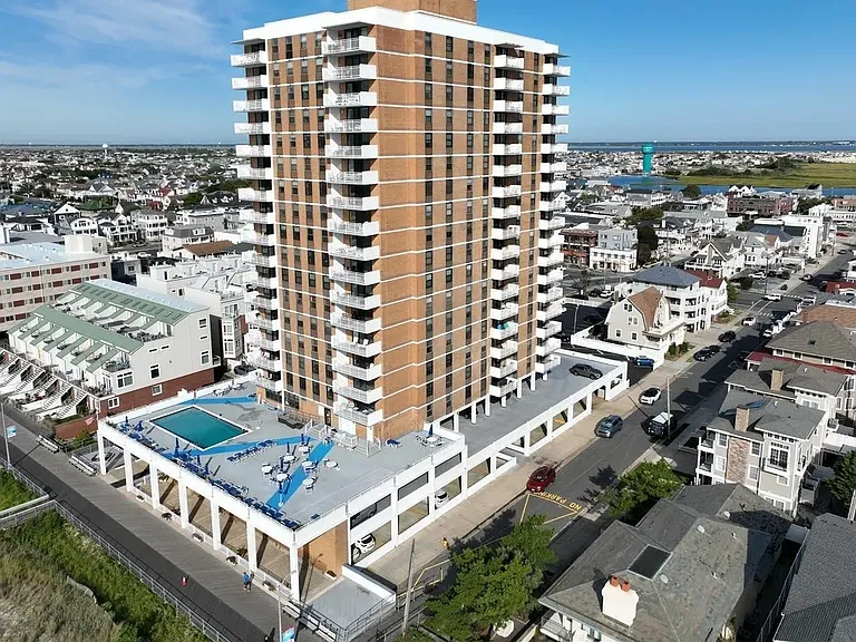 5200 Boardwalk #16D — Photo 27