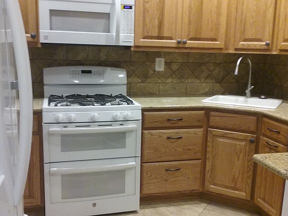5th image of 3214A Gustine Ave