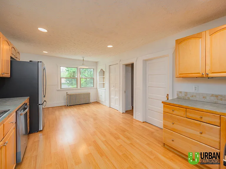 724 E Ermina Ave — Photo 10