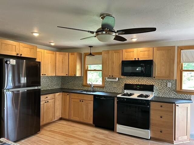 1st image of 119 Heritage Circle