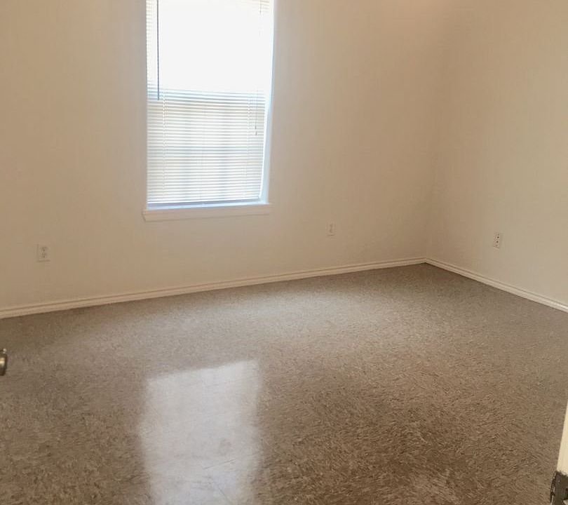1st image of 1320 Del Oro Ln APT 2