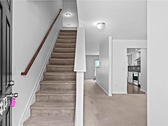 4th image of 813 Leach Ave