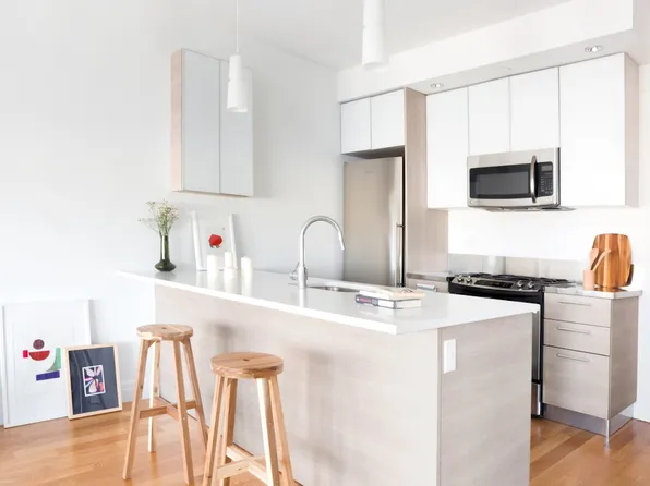 550 West 54th Street image 2 of 28