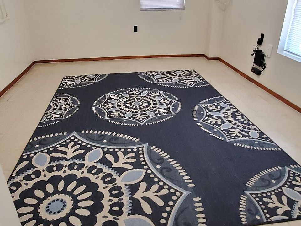 2nd image of 2914 Lasalle Ave #1