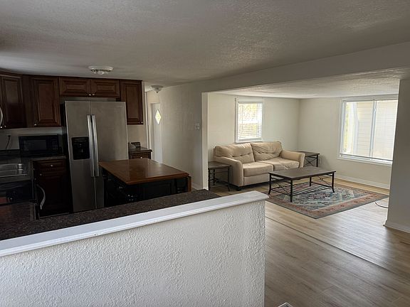 4th image of 262 Taho Cir
