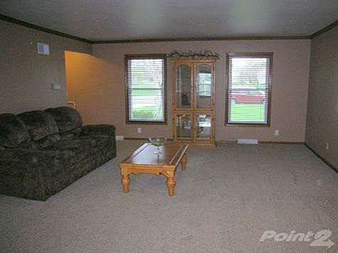 Grand Size Living Room