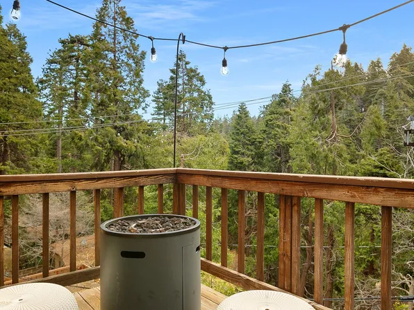 704 Golden Dr, Lake Arrowhead, CA 92352