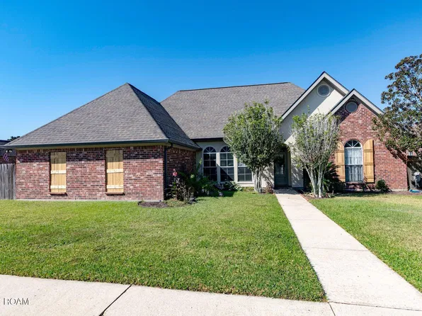 216 Cresthill Dr, Youngsville, LA 70592