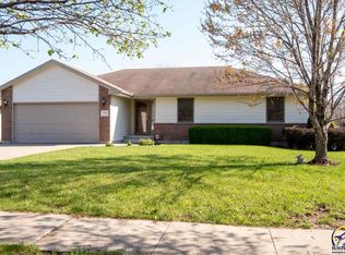 7501 SW Cannock Chase Rd, Topeka, KS 66614