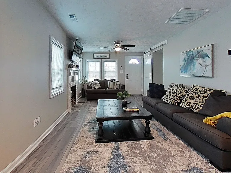 445 Ames St #A — Photo 5