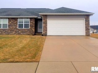 226 Independence Blvd, Chatham, IL 62629