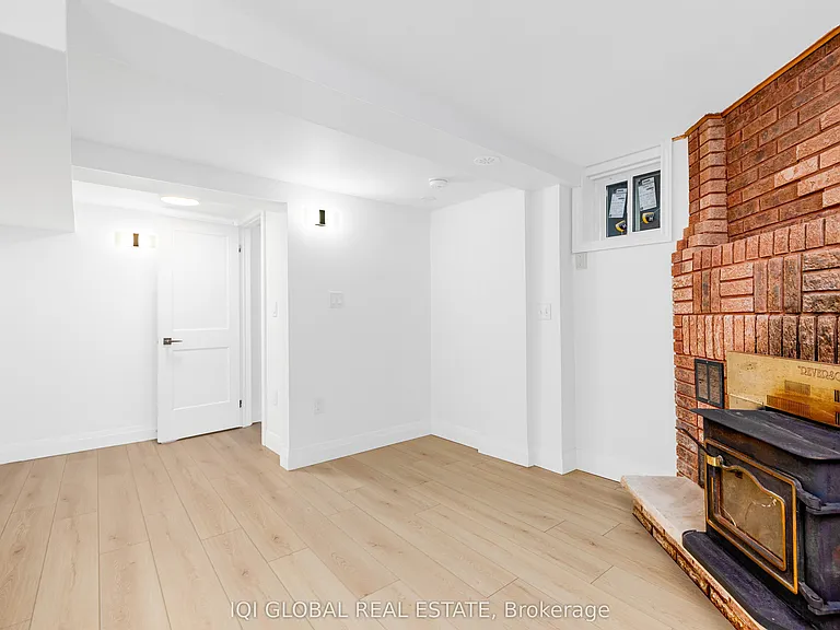 633 Ossington Ave #BASEMENT — Photo 7