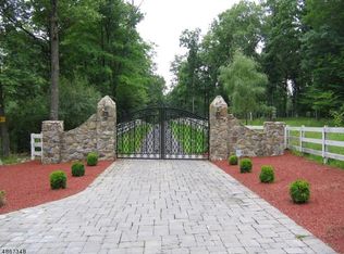 63 Wishing Well Rd, Columbia, NJ 07832