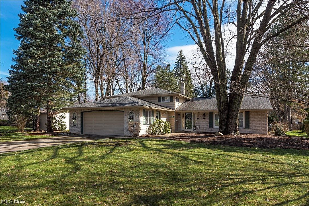 4565 Kew Dr, North Olmsted, OH 44070 | Zillow