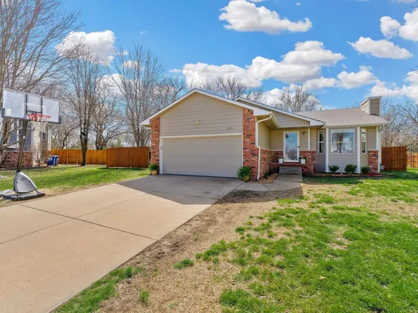 1711 N Hawthorn Ct, Andover, KS 67002