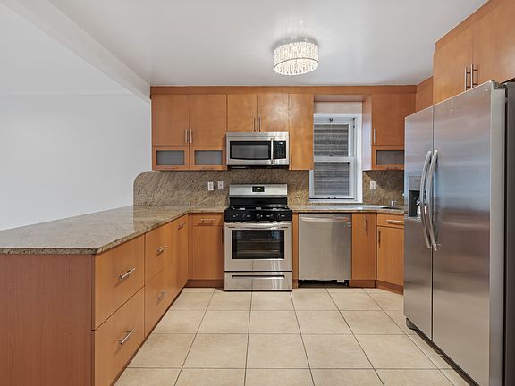 4th image of 2511 Ocean Ave APT 206