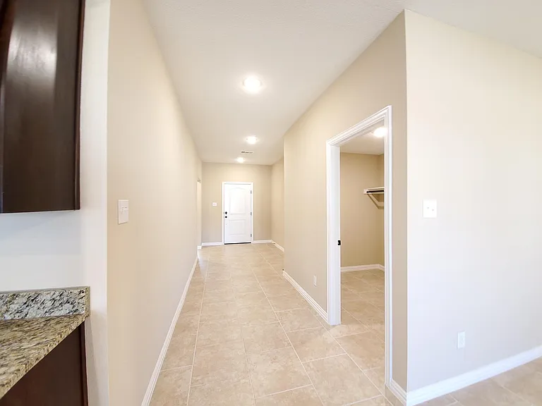 112 Canales Cir — Photo 6
