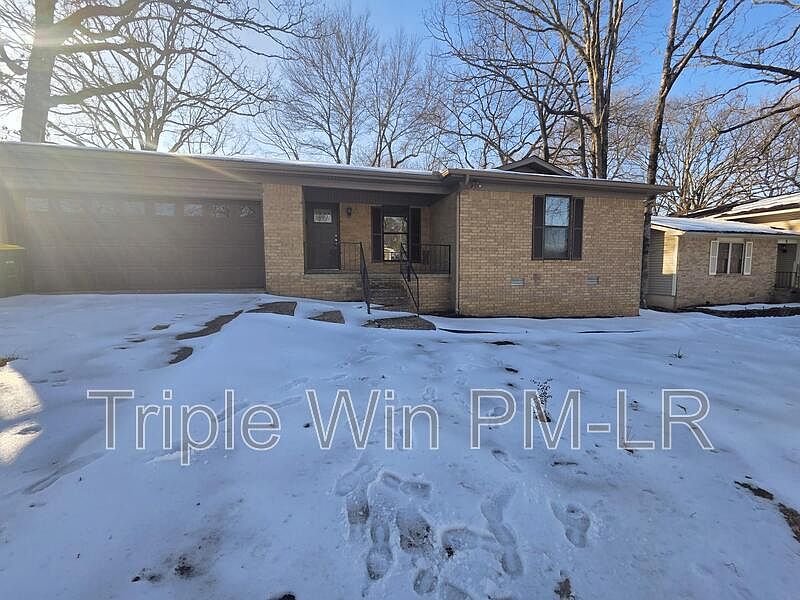 1st image of 3 Helen Dr N
