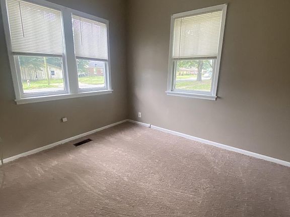 3rd image of 706 Eastwood Ave