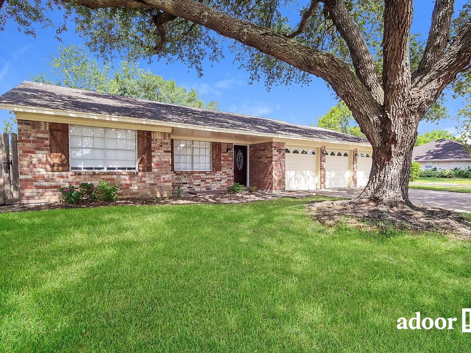 1st image of 2602 Henderson Ln