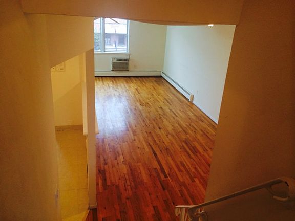 5th image of 6614 10th Ave #2