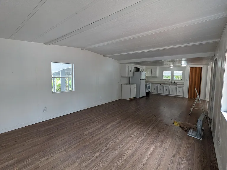 224 Pinehill Ln — Photo 6