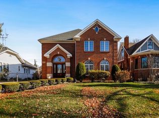 1005 Courtland Ave, Park Ridge, IL 60068