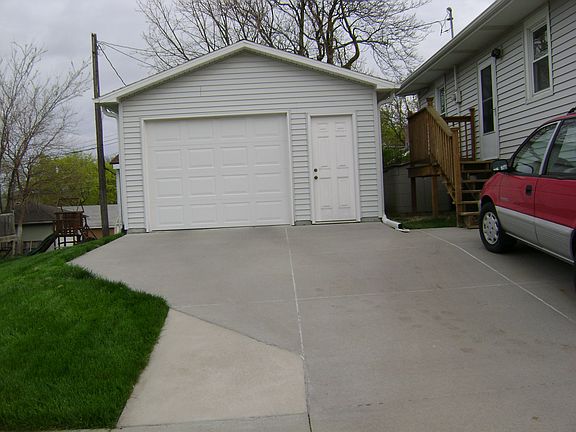 3rd image of 354 N 43rd St