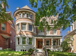 4361 Westminster Pl, Saint Louis, MO 63108