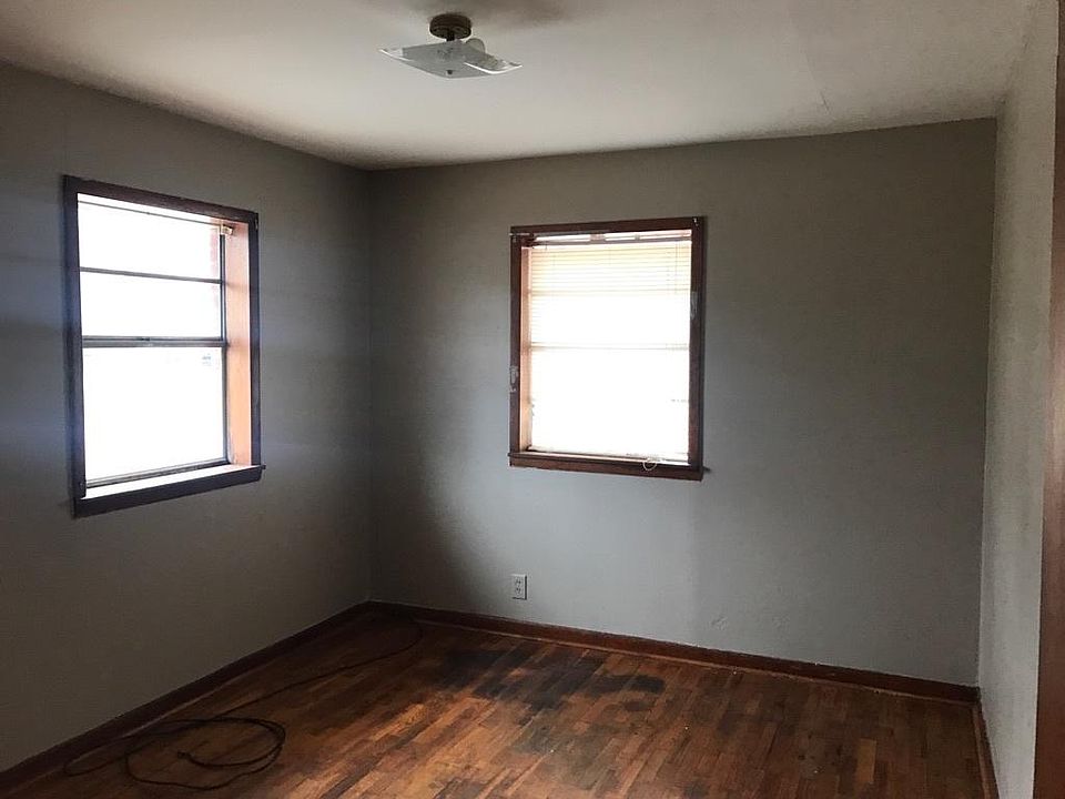 1st image of 911 Harrell Ave #911