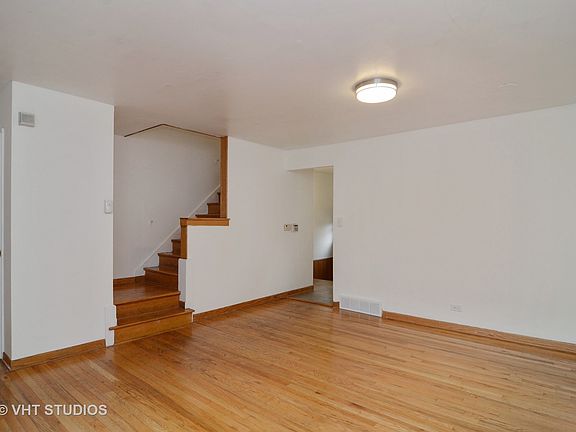 4th image of 8944 N Skokie Blvd #D