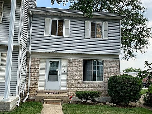 2nd image of 424 Gainsborough Ct