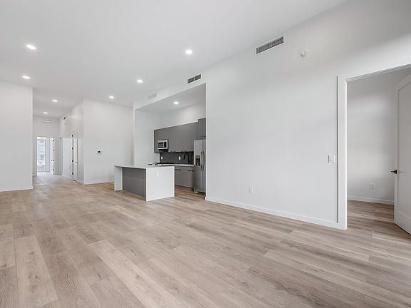 5th image of 236 N 12th St APT 1
