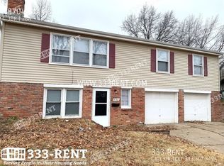 8704 Stark Ave, Raytown, MO 64138