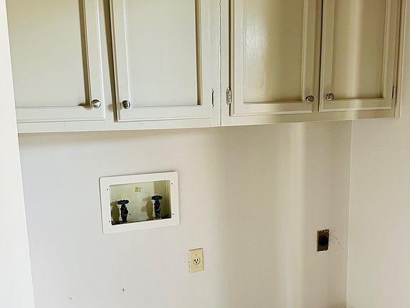 Laundry Hook Ups