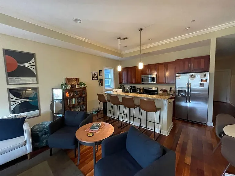 1605 Mount Vernon St #2R — Photo 2