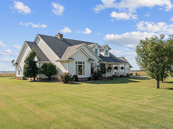4th image of 639 NE Bison Rd