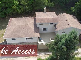 Hillside Dr, Pinckney, MI