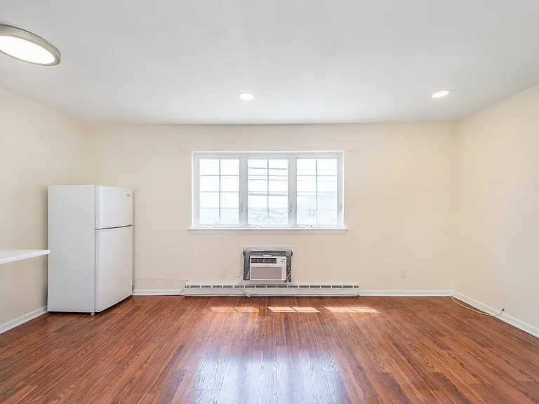 601 Fairview Ave #B1 — Photo 2