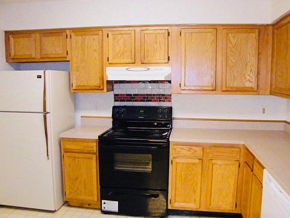 2nd image of 18947 Highstream Dr