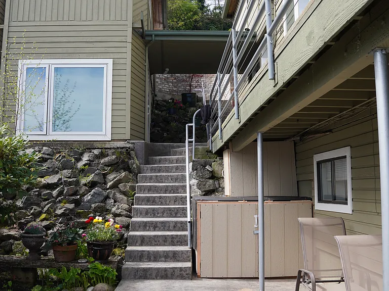 9750 Rainier Ave S #2 — Photo 10