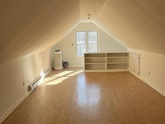 4th image of 43 Glenwood Blvd