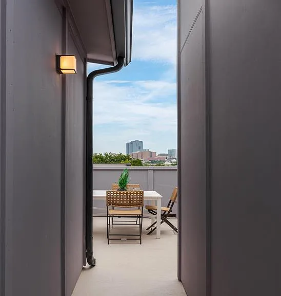 2801 Weisenberger St #101 — Photo 29
