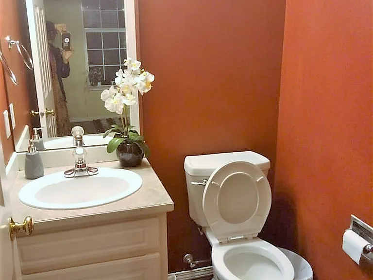 22651 NE 4th Pl — Photo 11