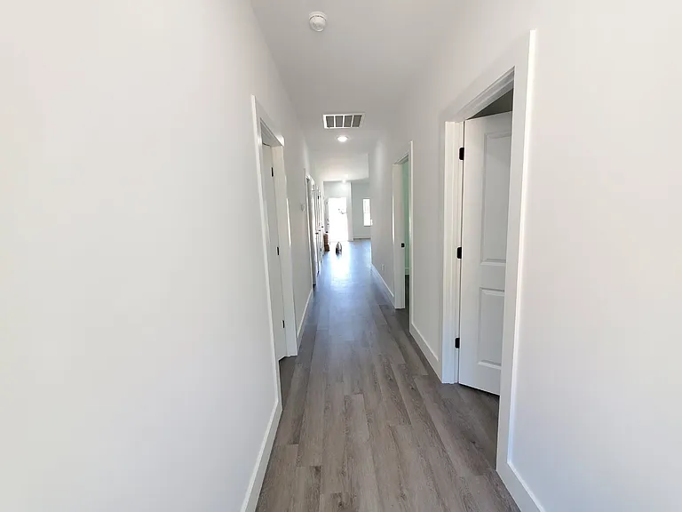 818 Berry Rd — Photo 16