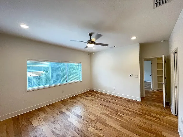 2101 Montopolis Dr #20 — Photo 3