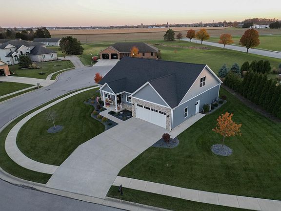 3rd image of 9 Kimberly Ct