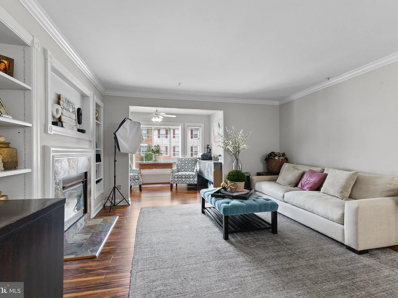 2 bed, 2.0 bath, 1220 sqft, $3,000 — Photo 1