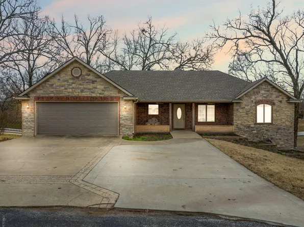 2850 Harber Oaks Loop, Grove, OK 74344