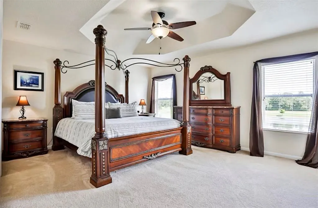 4 bed, 3.0 bath, 1866 sqft, $2,000 — Photo 3